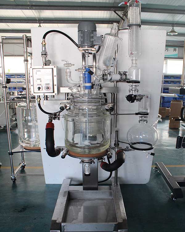 多臺玻璃反應釜物料轉移