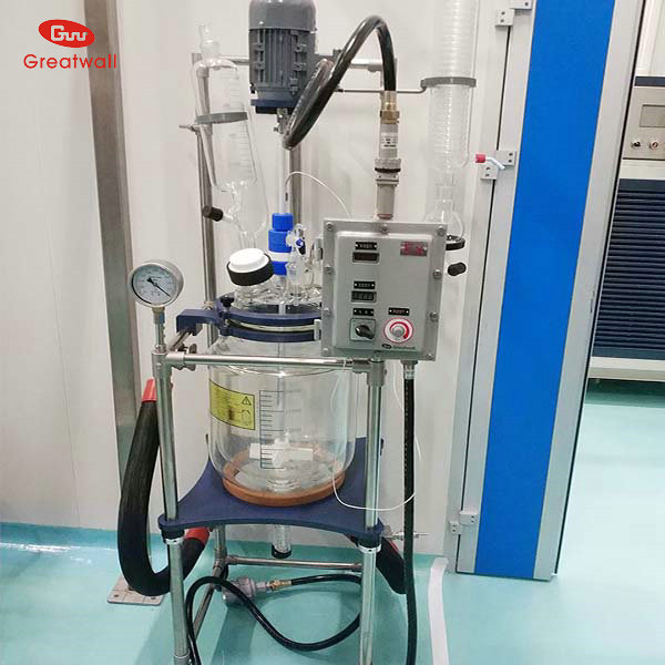 雙層玻璃反應(yīng)釜怎么使用？