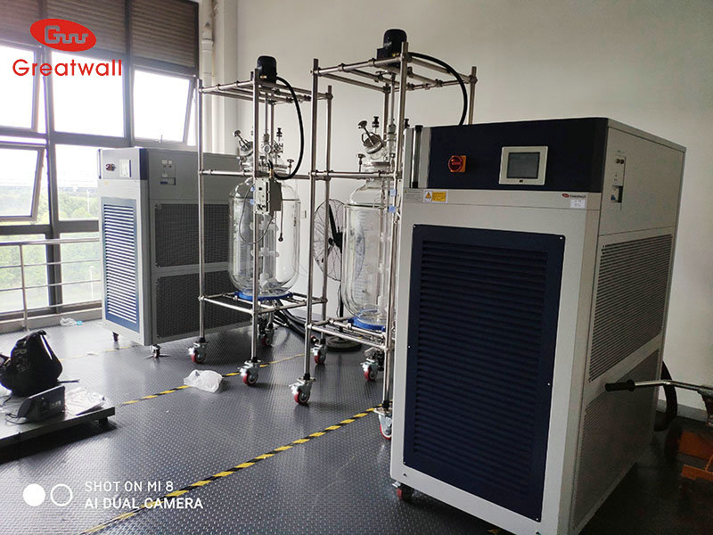 玻璃反應釜配套加熱制冷循環機
